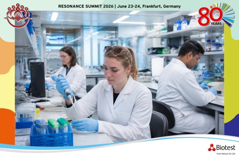 KI-Laborszene mit einer Frau beim Pipettieren und Eventlayout zum Resonance Summit 2026