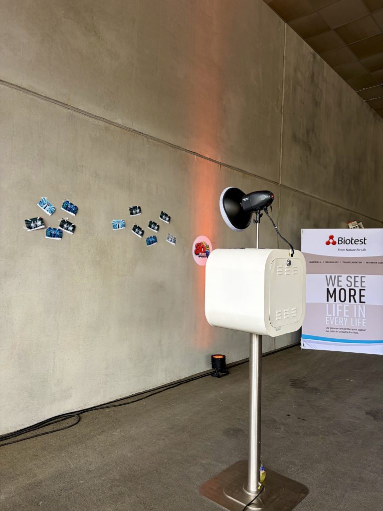 Weiße Fotobox bei KI Event in Frankfurt